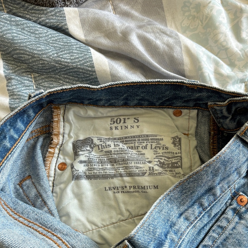 Levi's Women's 501 Skinny Ripped Light Blue Jeans - Picture 4 of 4